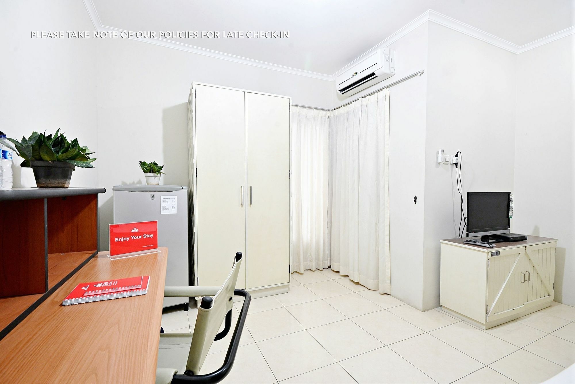 Zen Rooms Mampang Prapatan Jakarta Bagian luar foto