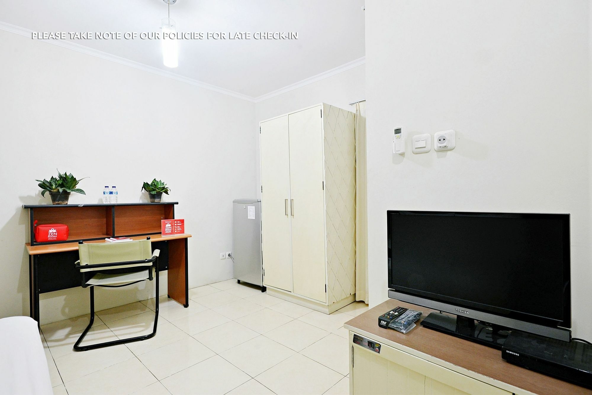 Zen Rooms Mampang Prapatan Jakarta Bagian luar foto