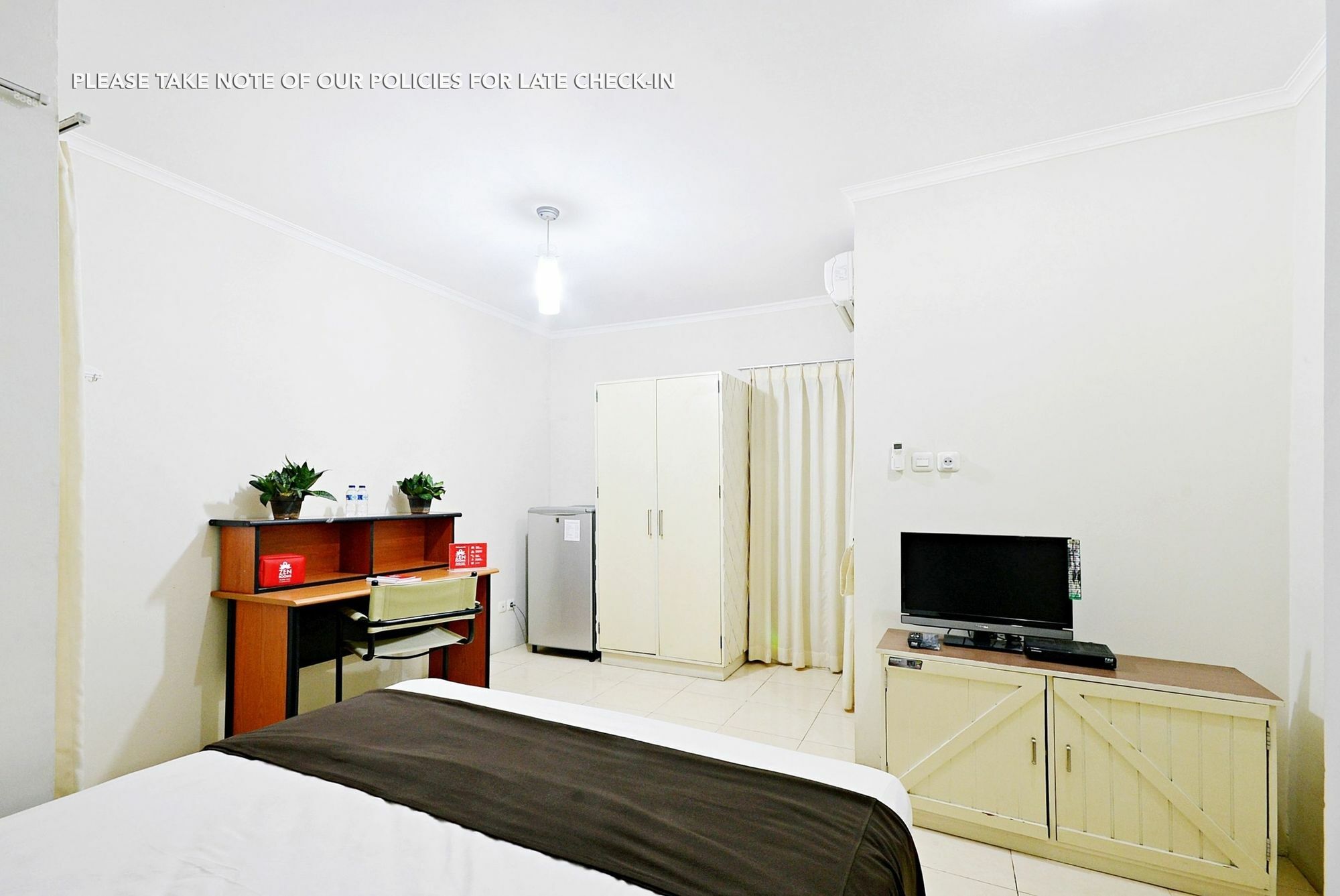 Zen Rooms Mampang Prapatan Jakarta Bagian luar foto